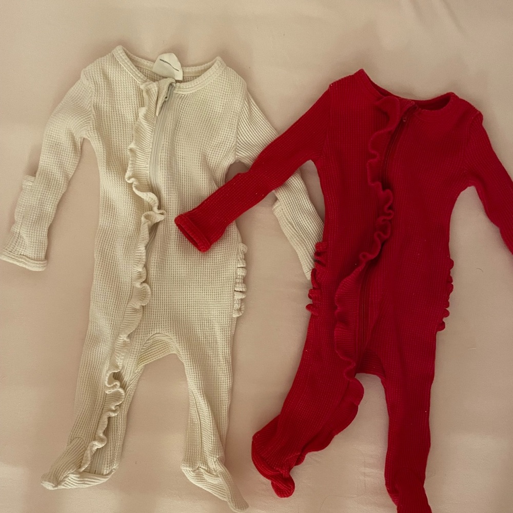 Organic waffle ruffle zip footie